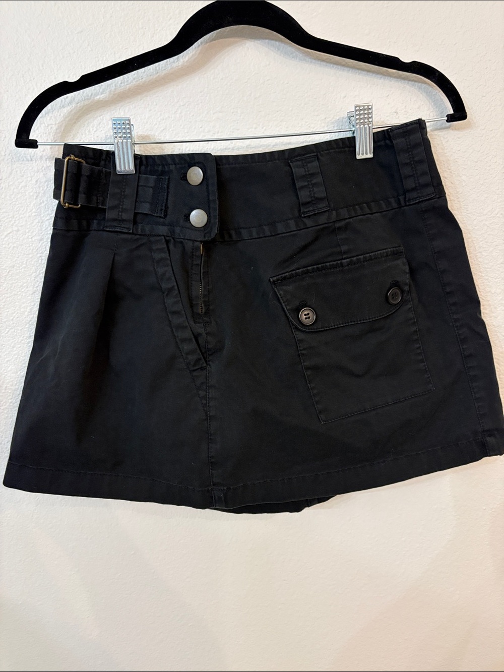 LONDONJEAN Black Chino Stretch Skirt with Logo Tag